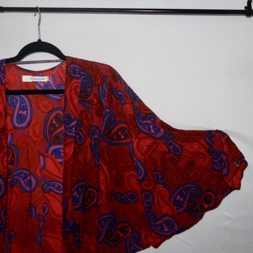 New VOLCOM Paisley Kimono